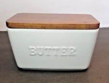 Better Homes and Gardens White Butter Dish w Wood Lid