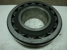 New SKF 22326 CCK/C3W33 Bearing (with surface rust) 19258ISU 