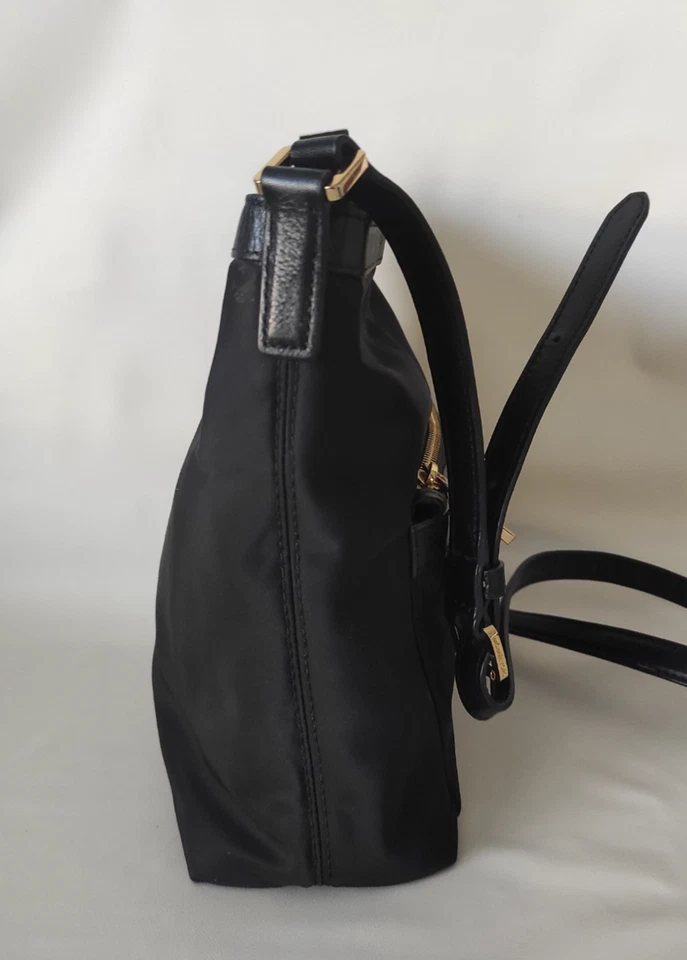 Michael Kors Nylon Messenger/Cross Body Travel Bag Black Size M 9.25"W 9.5"H 3"D - Image 3 of 4