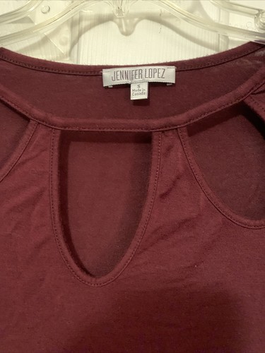 JENNIFER LOPEZ SHORT SLEEVE TOP W/3 KEYHOLES AT NECKLINE BURGUNDY SIZE S - Picture 3 of 4