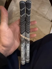 New 2 Standard Size Golf Pride MCC Plus 4 Golf Grips