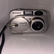 Fujifilm FinePix 2650 2.0MP Digital Camera Silver Tested  Works