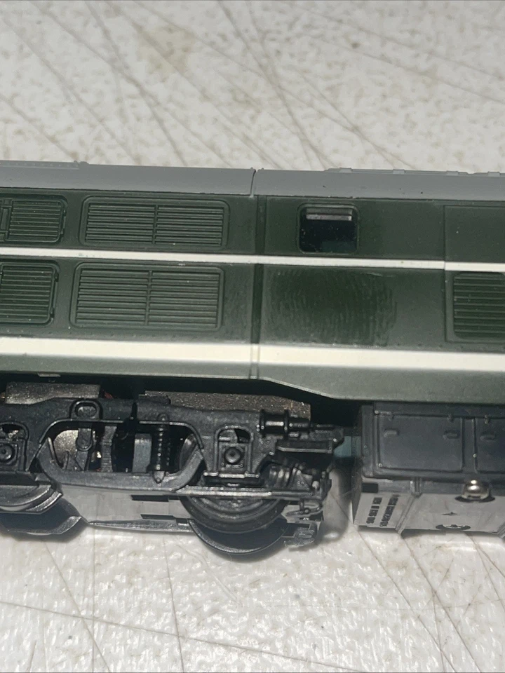 Airfix OO Gauge A1A-A1A BR Green Class 31 D5531 Diesel Locomotive 1975 - Image 4 of 4