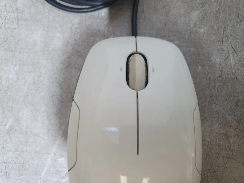 Logitech M-UAS144 Optical Mouse White Wired USB 2-Button Laser Scroll Wheel - Image 2 of 4