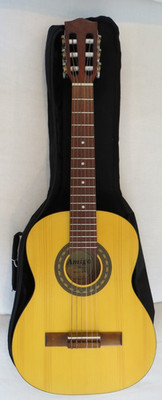 AMIGO AM 15 6-STRING 1/2 SIZE CLASSICAL ACOUSTIC GUITAR