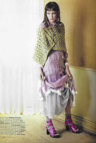 Elle Magazine Britney Spears Fall Fashion Makeup Glowing Skin Accessories 2012 - Imagen 9 de 12
