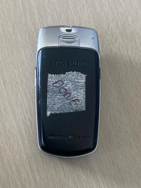 Samsung SGH Z500 Rare Retro Mobile Phone Unlocked Camera Flip Phone uk seller - Image 3 of 3
