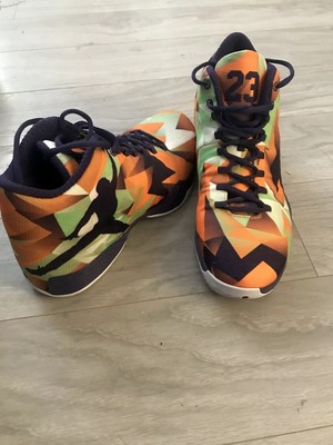 basketball shoes bright colors