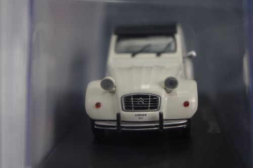 citroen 2cv 1963 White 1/43 Scale Box Mini Car Display Diecast Vol 215 - Picture 4 of 9