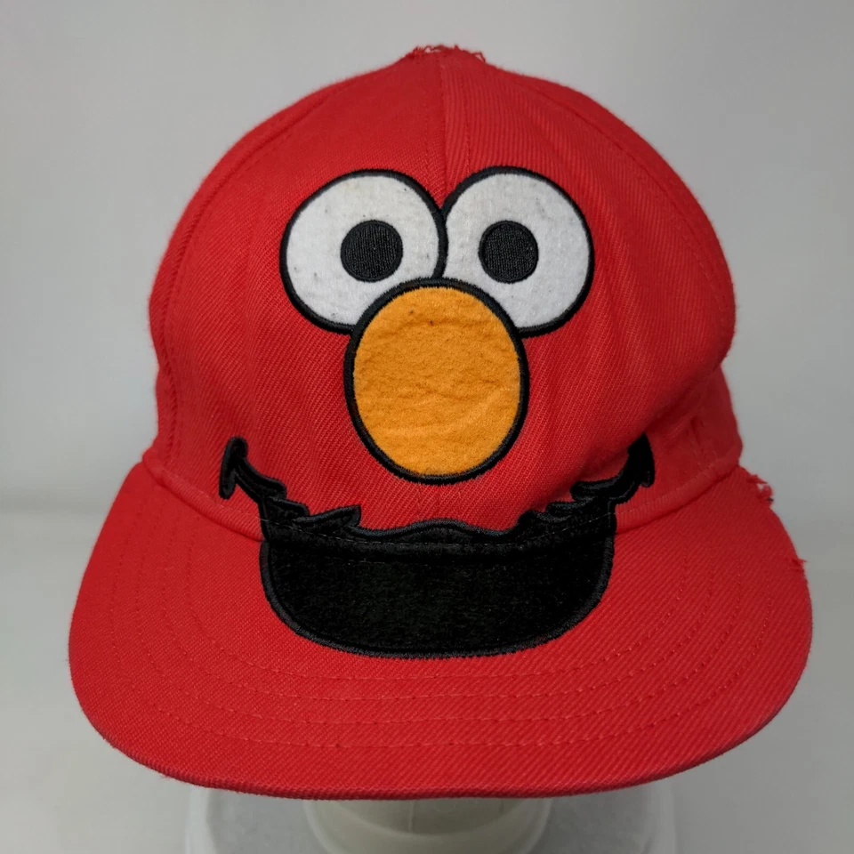 Sombrero ajustado Sesame Street Elmo rojo 7 1/2 orificios de ventilación bordados Foto 2 de 4