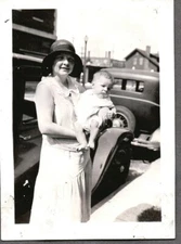 VINTAGE PHOTOGRAPH '31 BABY FLAPPER GIRLS HAT FASHION DETROIT MICHIGAN OLD PHOTO