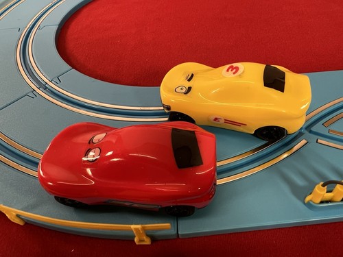 GB Junior Drive Battery Operated Slot Car Road Race Set -Tested & Works -Ages 3+ - Picture 9 of 16