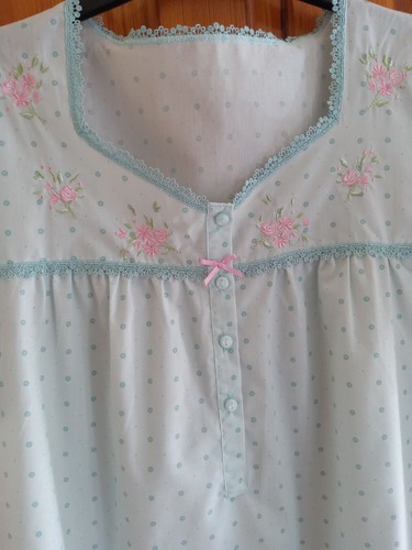 Vintage M&S Uk 12 -14,Polycotton Nightdress, Aqua,Pretty Embroided, Lace Detail - Picture 2 of 7