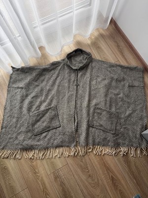 LAESO Plaid Scandinavian Wool Poncho Blanket Cape Fringe Pockets One Size