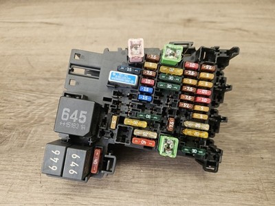 2015 - 2020 AUDI A3 S3 8V Cabin Fuse Relay Box Holder 5Q0937615C OEM