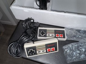 Original Nintendo Console NES Challenge Set In Box! In Good Condition Works