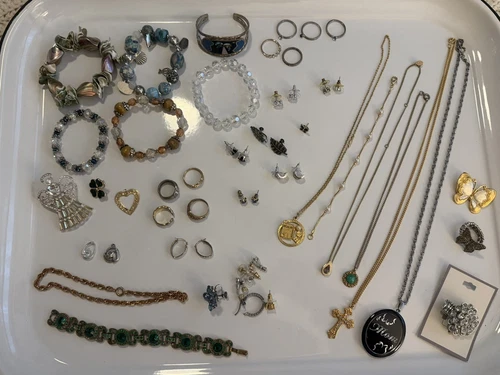 Vintage Mixed Lot of Costume Jewelry ( Necklaces, Earings, Rings, Pins )