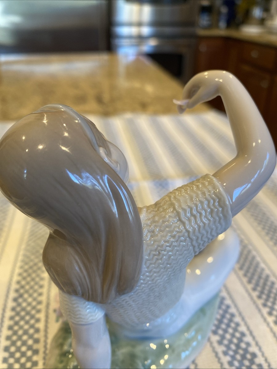 リヤドロ　7711  Play tIme with petals Lladro 7711 Playtime With Petals - Perfect Condition | eBay