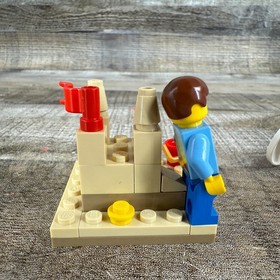 LEGO Summer Scene Set Minifigure And Sandcastle 40054 Incomplete
