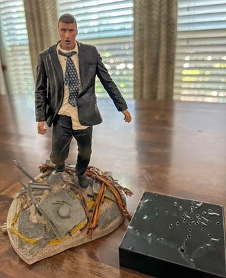 McFarlane Toys Lost Series 1 Jack Shephard with Base and Sound Clips 2006 *READ*