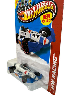 2013 Hot Wheels #110 HW Racing-Race Team ARROW DYNAMIC White Base Variation 1:64