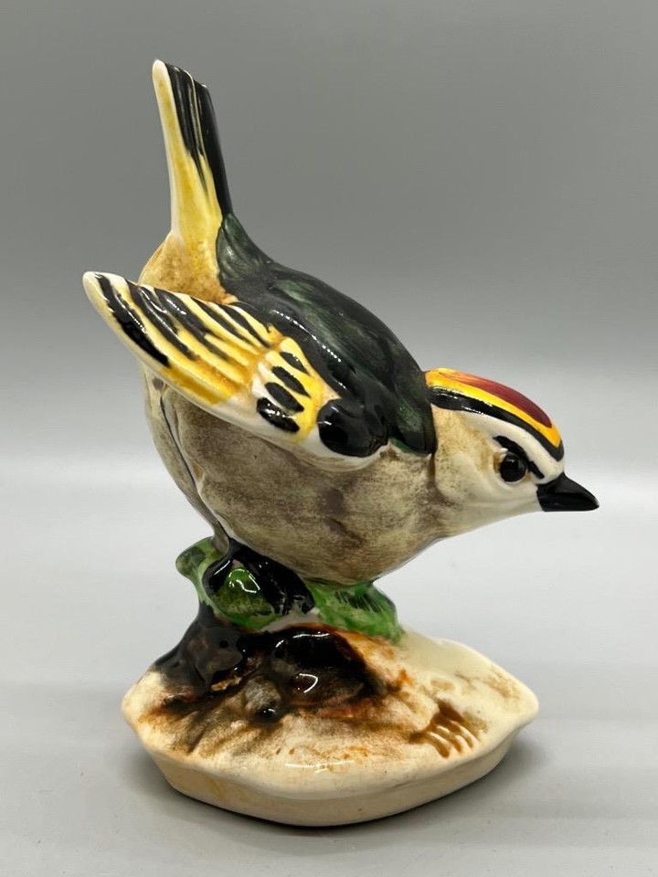vintage-stangl-pottery-bird-figurine-golden-crowned-kinglet-3848