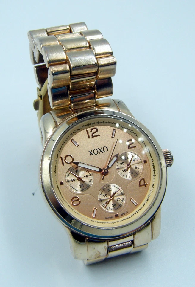 Vintage XOXO Men’s Wristwatch With Faux Sub Dials New Battery - Image 3 of 4