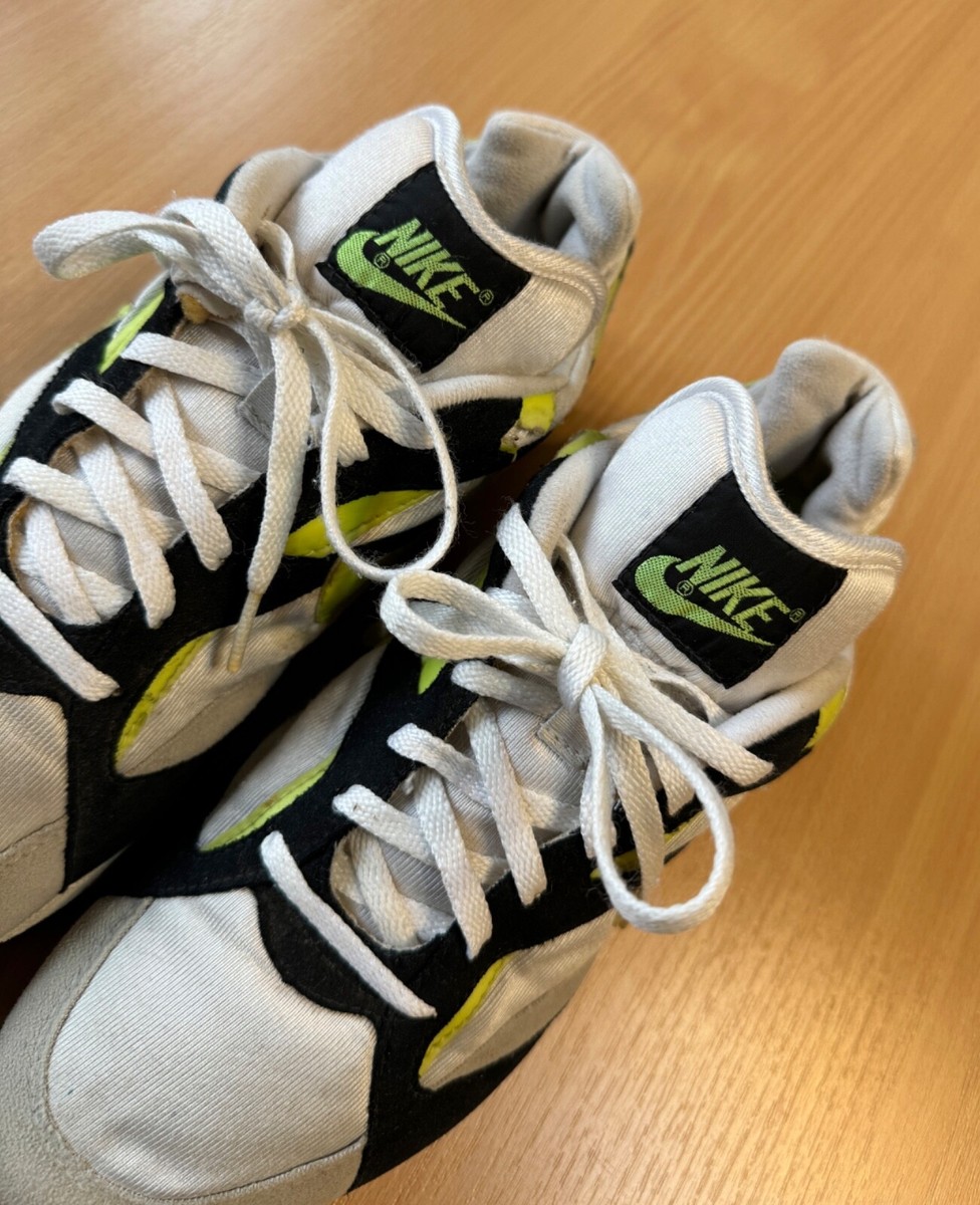 90s 00s NIKE ユヴェントス ノースリーブ 古着 90s USA製 NIKE センター スウォッシュ ロゴ 刺しゅう