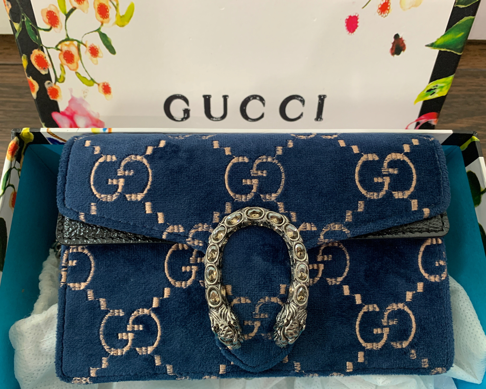 gucci sylvie flame bag