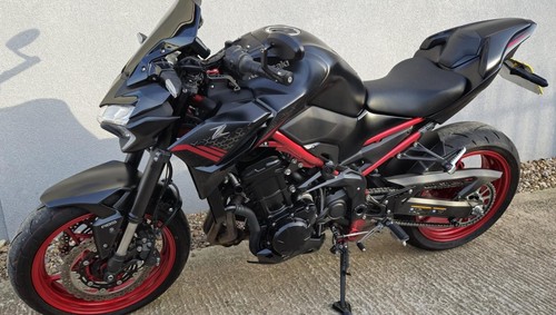 Kawasaki Z900 2122 miles from new showroom condition naked sports - Picture 4 of 16
