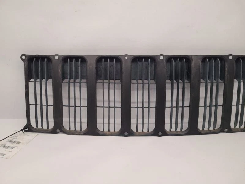 2007-10 JEEP PATRIOT GRILLE   Foto 2 de 4