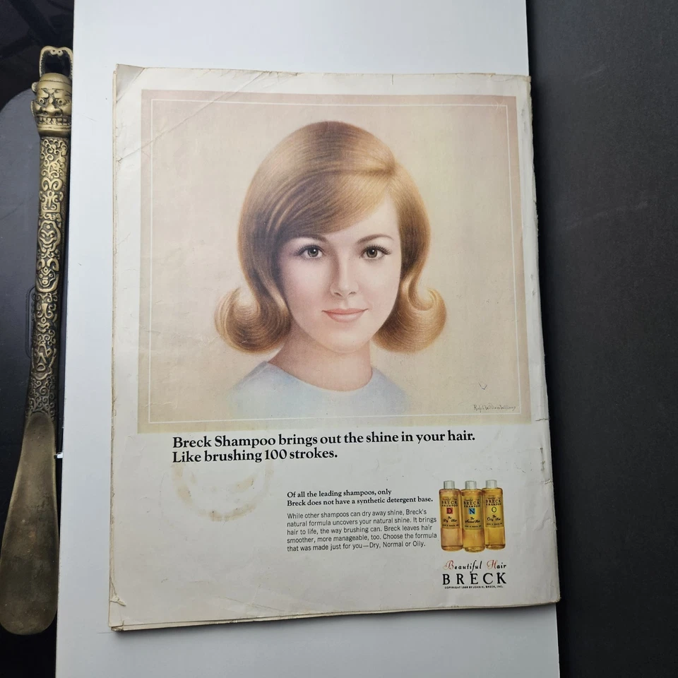 Seventeen Magazine July 1966 Is Surfing Too Tough For Girls? Vintage 1960s Foto 2 de 4