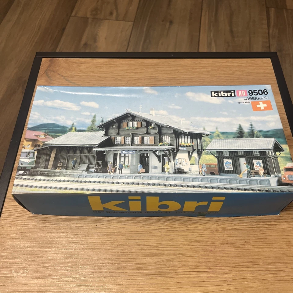 Kit Kibri B-9506 échelle HO gare suisse Oberried non assemblé - Photo 1/3