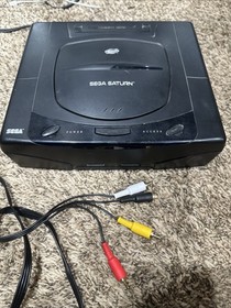 Sega Saturn MK-80000 No Video Output READ DESCRIPTION FOR PARTS DOES POWER ON 