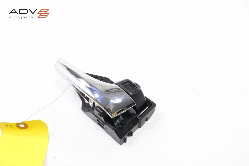 Toyota RAV4 2013-2018 manija interior del lado del pasajero trasero derecho OEM Foto 2 de 4