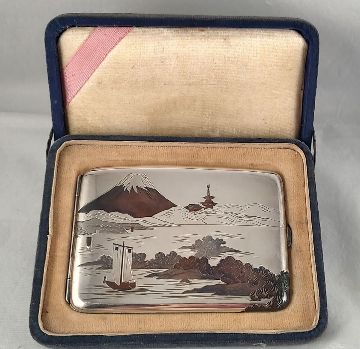 Vintage Silver Japanese Mt Fuji Boat Pagoda Cigarette Case Vintage Silver Japanese Mt Fuji Boat Pagoda Cigarette Case