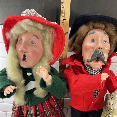 Vintage Mechanical Animated Christmas Carolers Plaid Skirt Green Jacket Mustache - Picture 10 of 10