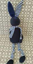 Doudou  lapin bleu marine écharpe rayée Bout'chou