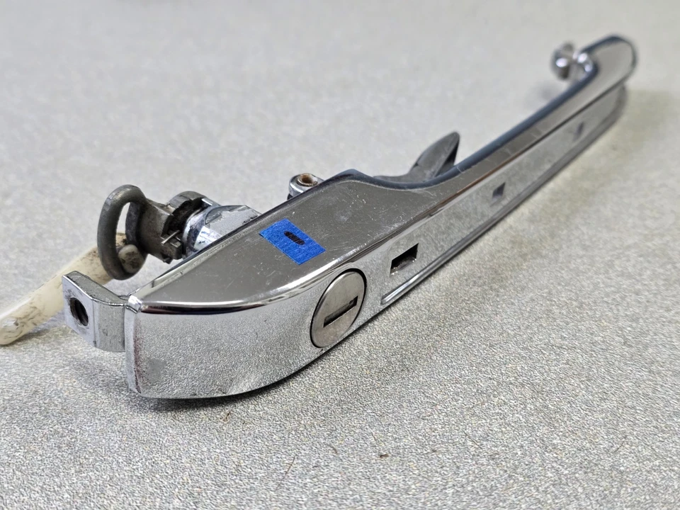 MUY BONITO USADO ORIGINAL GENUINO PORSCHE 924 CROMO MANIJA DE PUERTA EXTERIOR SIN LLAVE #1 Foto 2 de 4