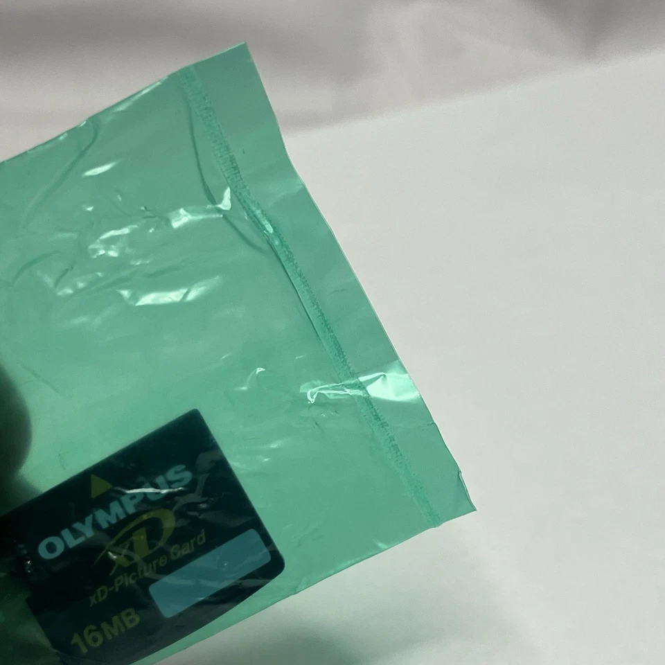 NEW Olympus 16MB xD-Picture Card Memory -  Olympus Fuji Cameras Brand New Sealed - Image 3 of 4