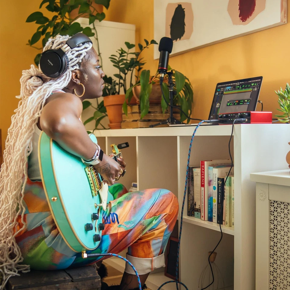 Scarlett 2i2 (4° gen ) interfaccia audio USB per registrazioni brani streaming e - Immagine 2 di 4