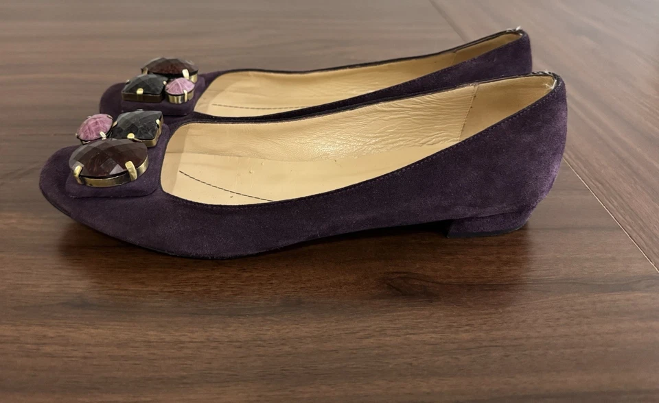 Zapatos planos de ballet Kate Spade de gamuza morada con adornos de joyas talla 10 Foto 3 de 4