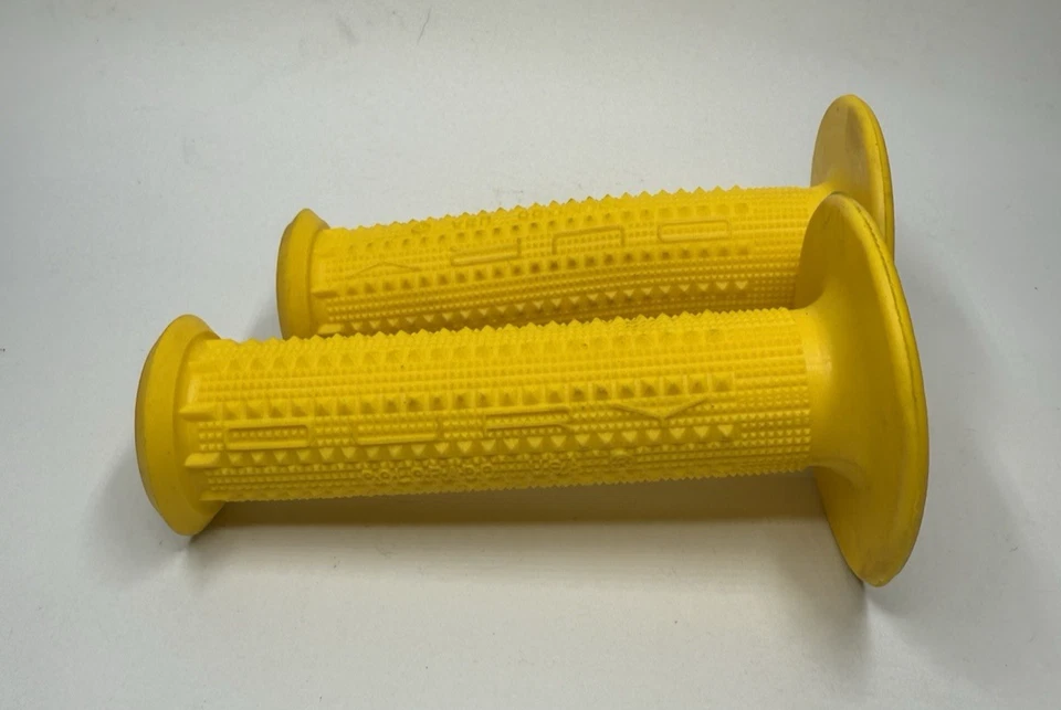 (1) Par de empuñaduras AMARILLAS NOS OURY Motocross MX HONDA SUZUKI HUSQVARNA MAICO YAMAHA Foto 3 de 4