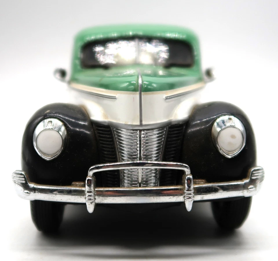 VTG Matchbox 1/20 Scale Diecast Green White Coca Cola 1940 Ford Sedan Delivery - Image 4 of 4