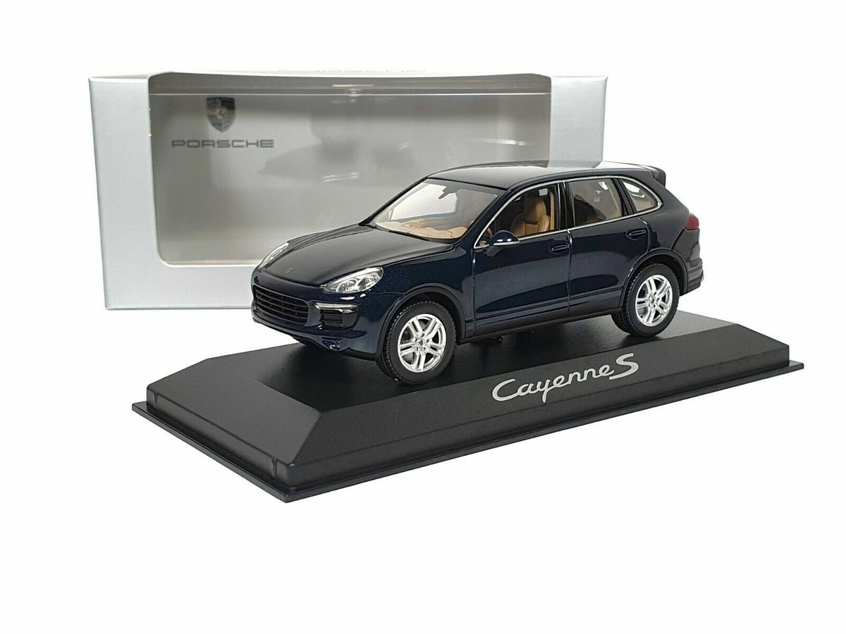 【未開封】MINICHAMPSポルシェCayenne turbo 1/43限定品 楽天市場】【 ポルシェ 純正 】 モデルカー カイエン ターボ 1