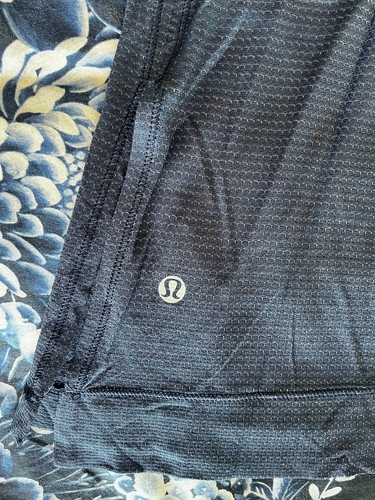 Lululemon Stash It Tank Top Size 8 Inky Floral Ghost Inkwell Bumble Berry - Picture 5 of 9