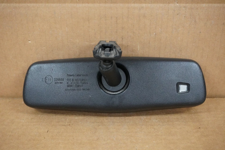 2012 2013 2014 2015 2016 Hyundai Genesis Interior Rear View Mirror E11026666 - Image 2 of 4