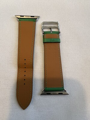 Apple Watch Hermès Single Tour 45 mm Vert Bambou Swift Apple Watch Hermès Single Tour 45 mm Vert Bambou Swift