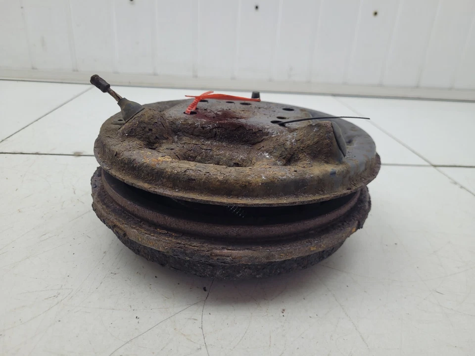 Ford Fiesta MK7 2009 1,6 TDCI buje trasero tambor de freno con ABS lado derecho del conductor Foto 2 de 4