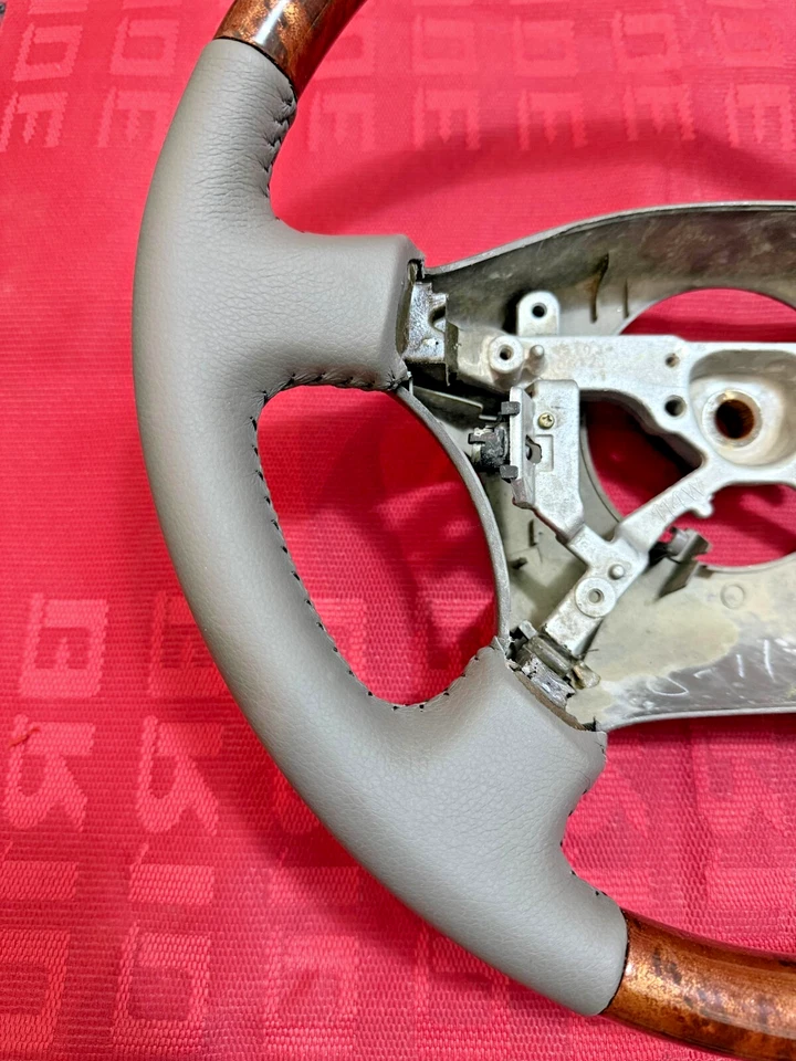 Оригинальный руль LEXUS LX470 98-2007 с деревянной строчкой из лицевой и кожи - Изображение 4 из 4